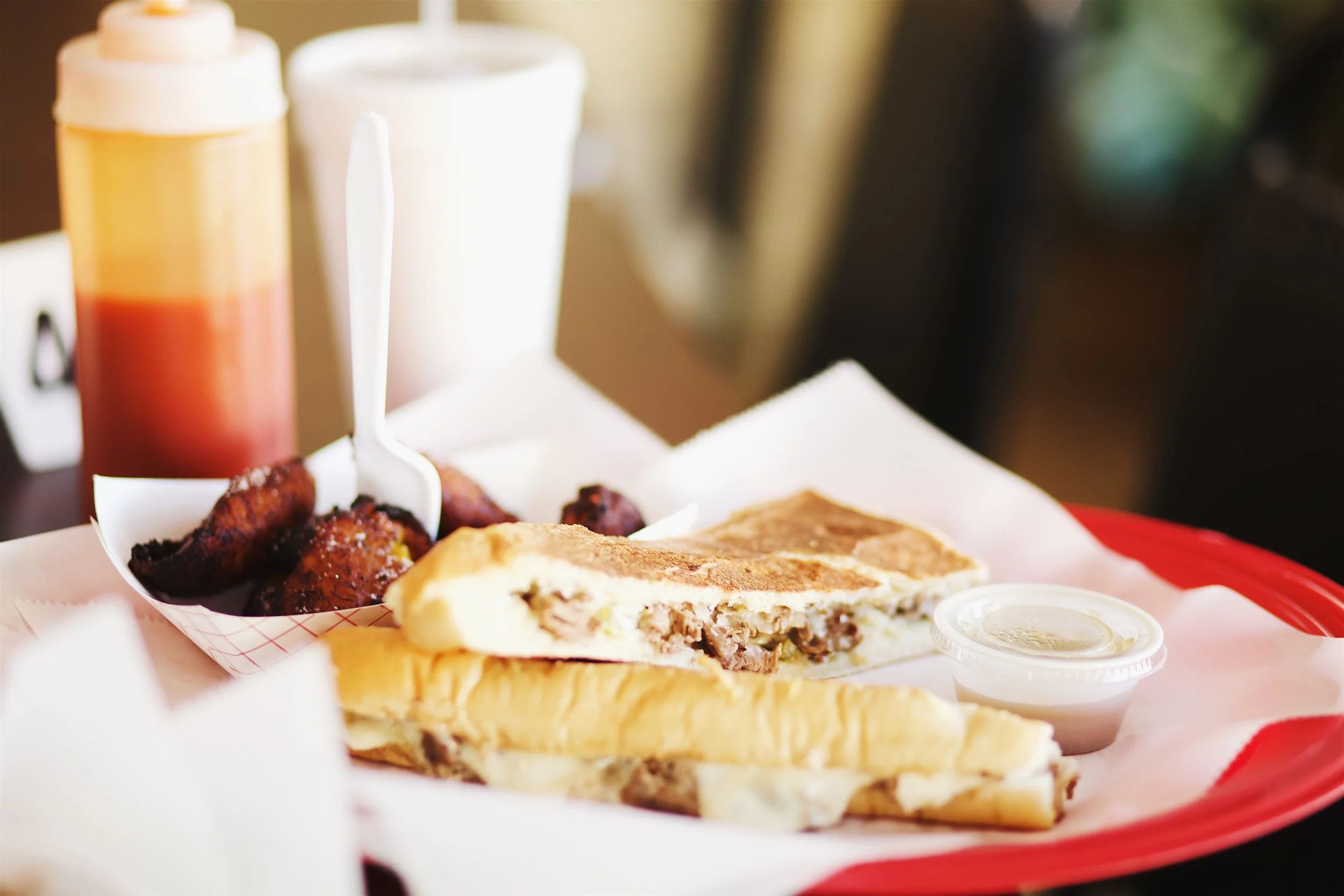 Places to Eat in Knoxville, Tennessee ↠ Aroma Cafe. — MALLORIE OWENS